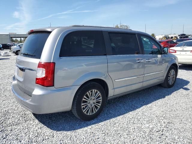 2014 Chrysler Town & Country Touring L