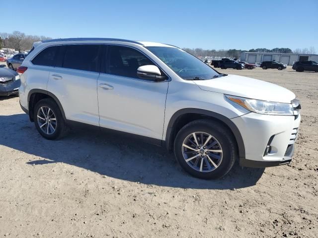 2019 Toyota Highlander SE