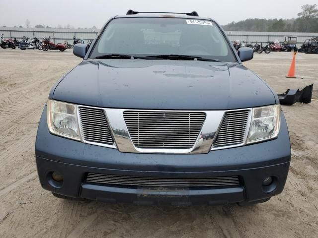 2005 Nissan Pathfinder LE