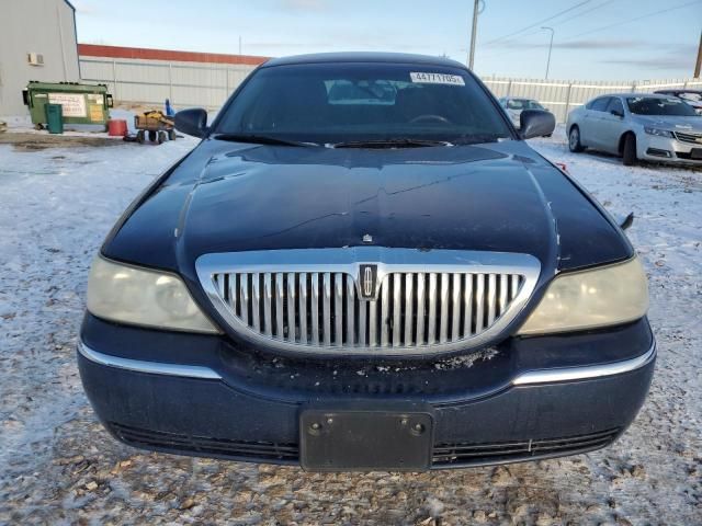 2011 Lincoln Town Car Signature Limited