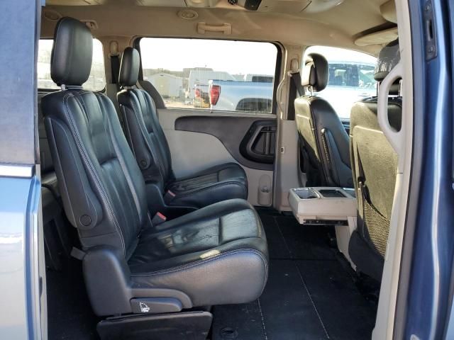 2012 Chrysler Town & Country Touring L