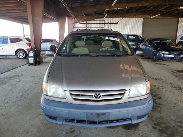 2002 Toyota Sienna CE