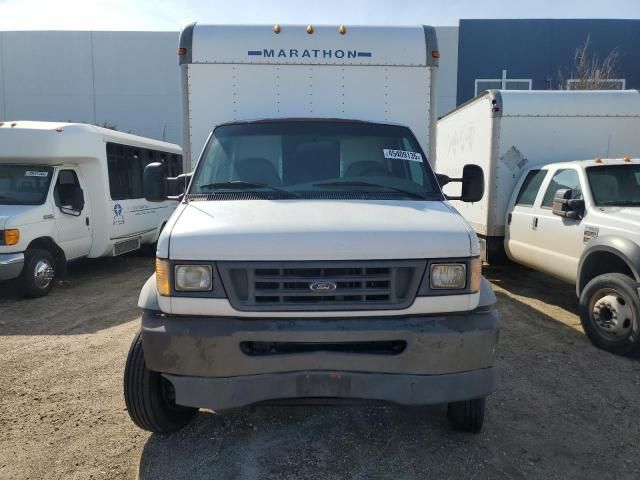 2002 Ford Econoline E550 Super Duty Cutaway Van