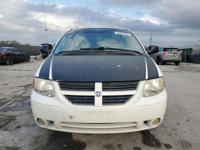 2005 Dodge Grand Caravan SXT