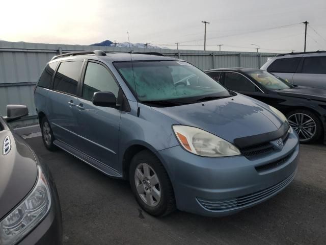 2004 Toyota Sienna CE