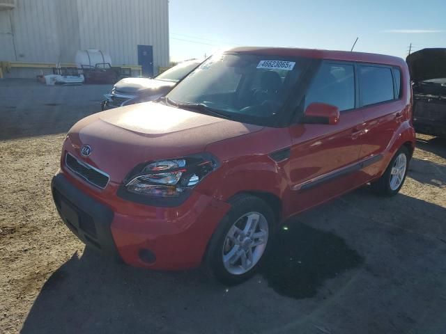 2011 KIA Soul +