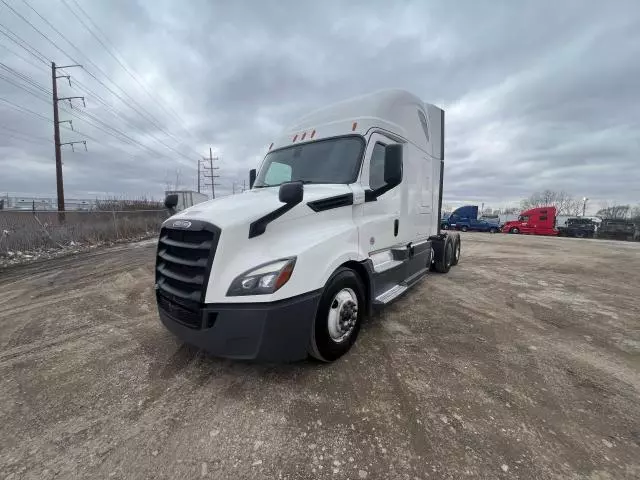 2020 Freightliner Cascadia 126