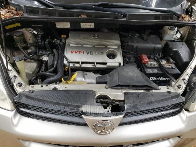 2004 Toyota Sienna XLE