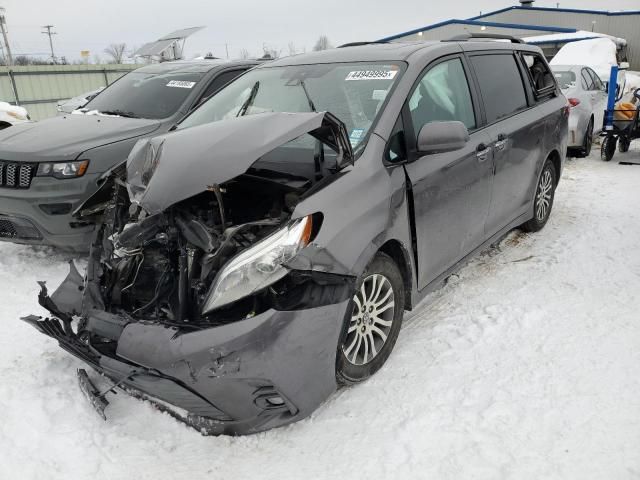 2018 Toyota Sienna XLE