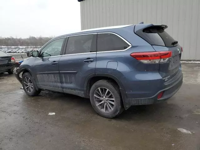 2017 Toyota Highlander SE