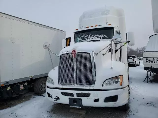 2013 Kenworth Construction T660