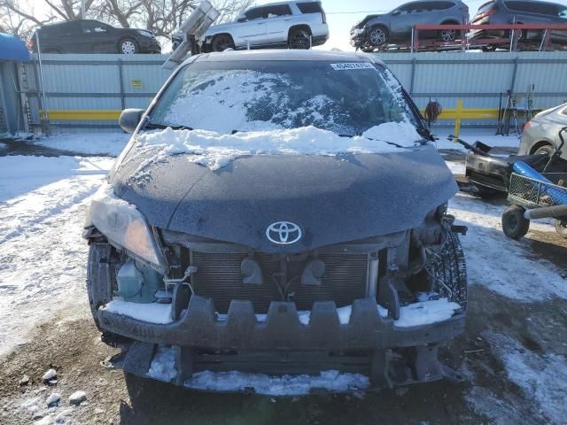 2015 Toyota Sienna LE