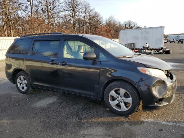 2016 Toyota Sienna LE