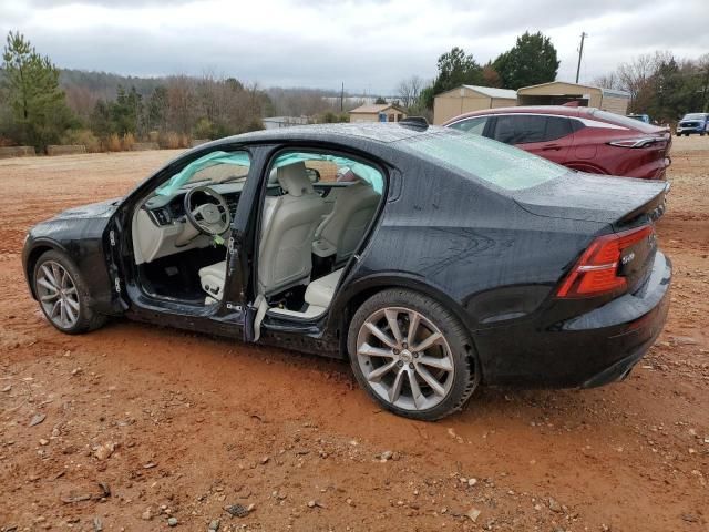 2019 Volvo S60 T6 Momentum