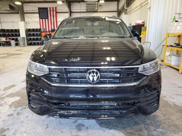 2024 Volkswagen Tiguan SE R-LINE Black