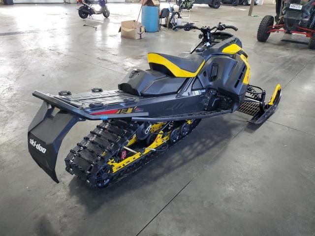 2024 Skidoo 2024 Skidoo Renegade