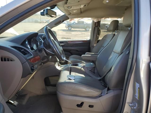 2015 Chrysler Town & Country Touring L