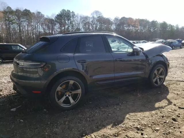 2023 Porsche Macan Base