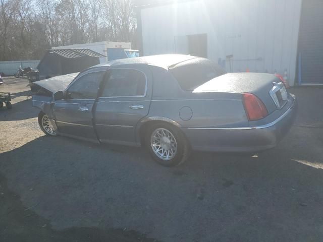 1999 Lincoln Town Car Signature