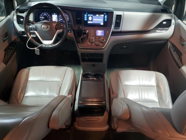 2017 Toyota Sienna XLE