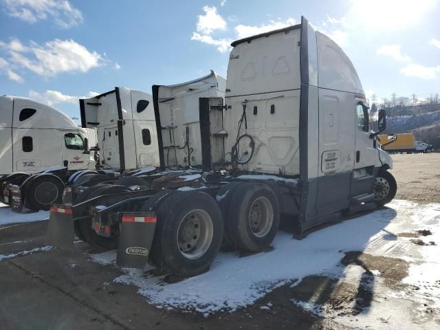 2021 Freightliner Cascadia 126