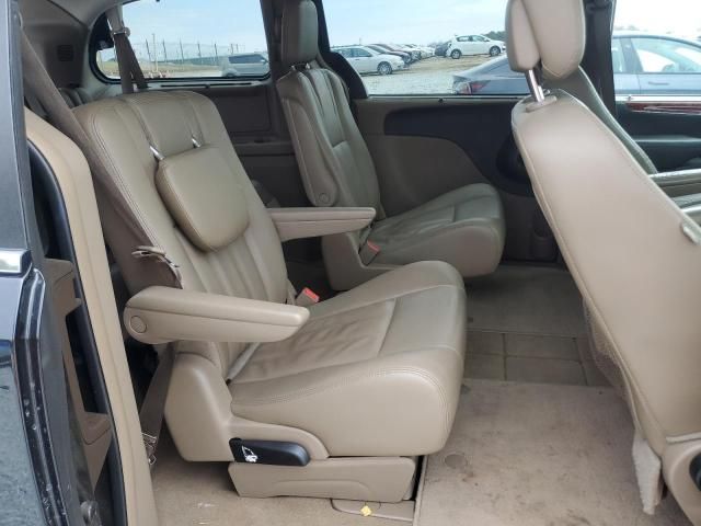 2016 Chrysler Town & Country Touring