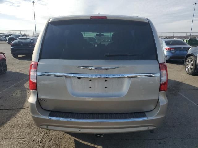 2012 Chrysler Town & Country Touring L