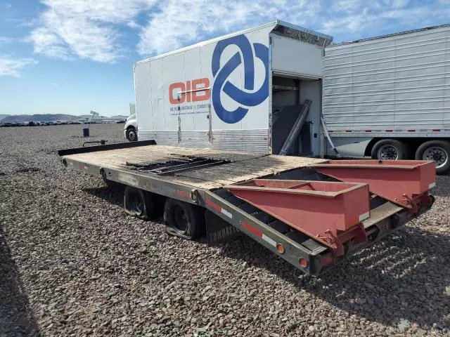 2000 Towmaster Equipment Trailer