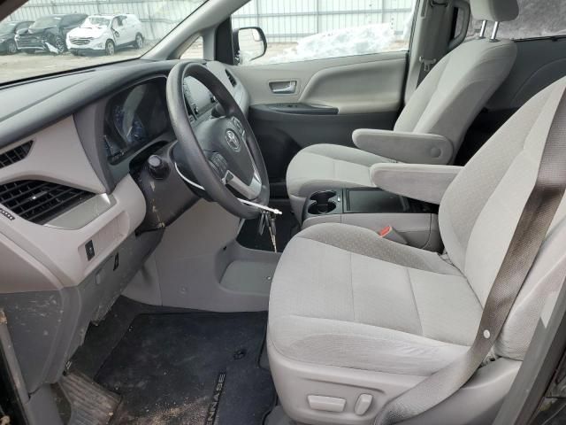 2019 Toyota Sienna LE