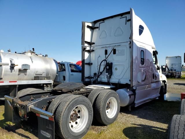 2016 Freightliner Cascadia 125