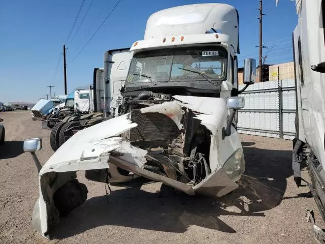 2017 Freightliner Cascadia 113