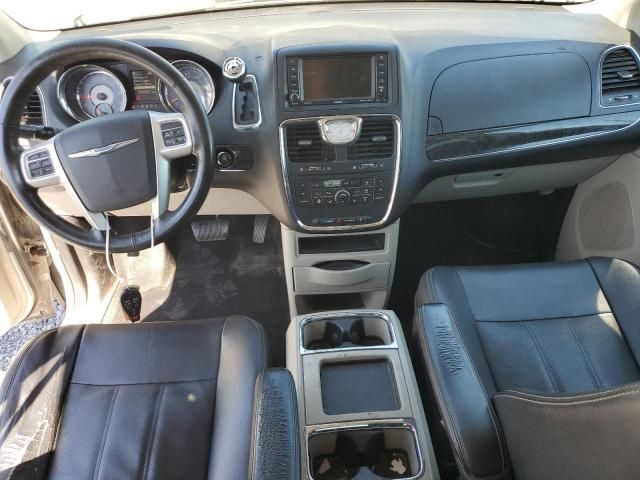 2014 Chrysler Town & Country Touring L