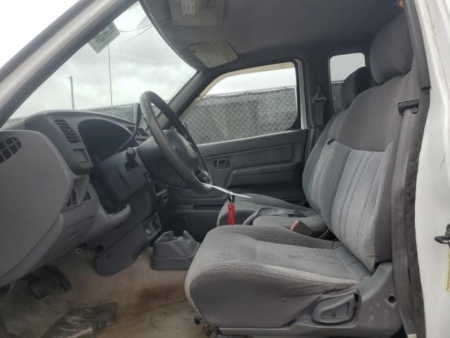 2000 Nissan Frontier King Cab XE