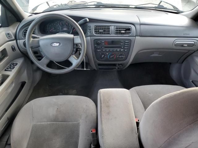 2005 Ford Taurus SE