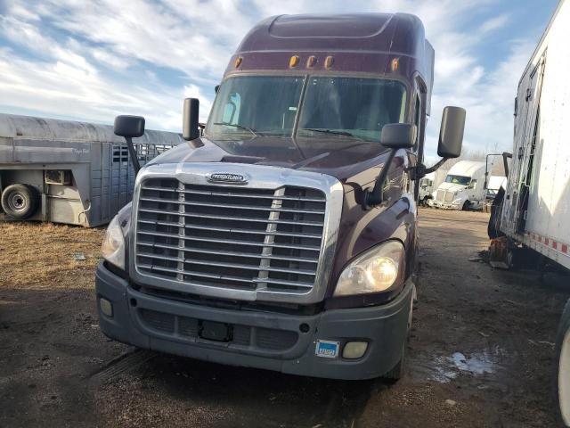 2015 Freightliner Cascadia Semi Truck