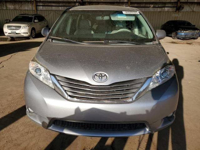 2012 Toyota Sienna XLE