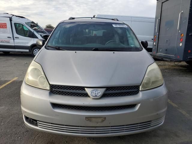 2004 Toyota Sienna CE