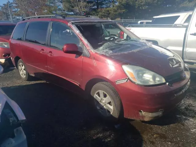 2004 Toyota Sienna XLE