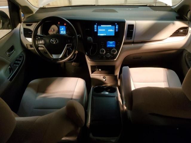 2016 Toyota Sienna LE