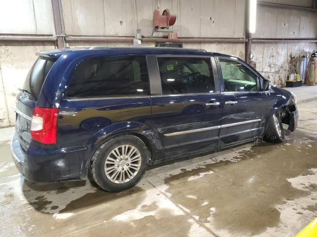 2013 Chrysler Town & Country Touring L