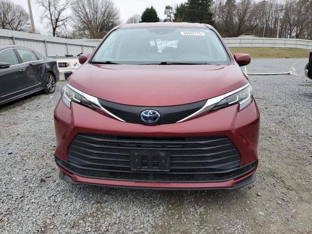 2021 Toyota Sienna LE