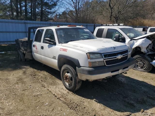 2007 Chevrolet Silverado Classic 3500 Crew Cab Flatbed Pickup TRU