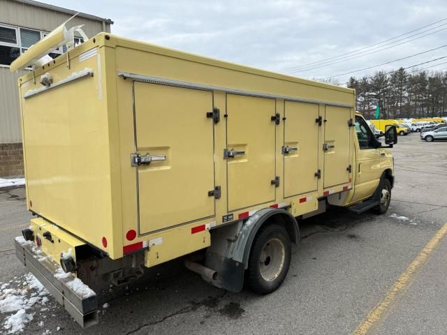 2019 Ford Econoline E450 Super Duty Cutaway Van