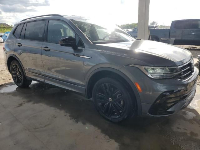 2022 Volkswagen Tiguan SE R-LINE Black