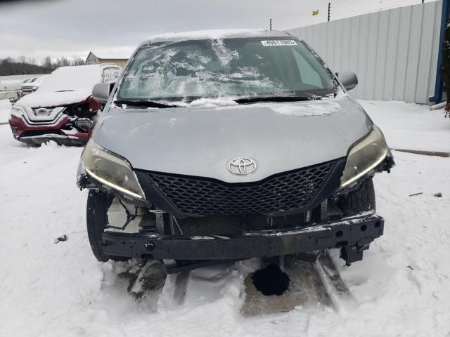 2016 Toyota Sienna SE