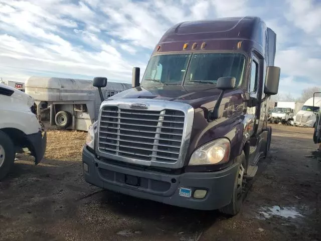 2015 Freightliner Cascadia Semi Truck