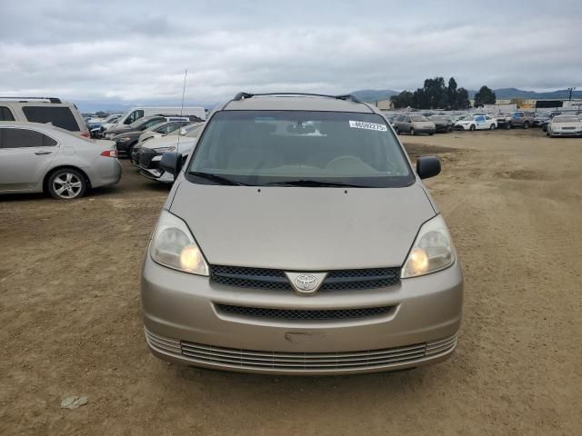 2004 Toyota Sienna CE