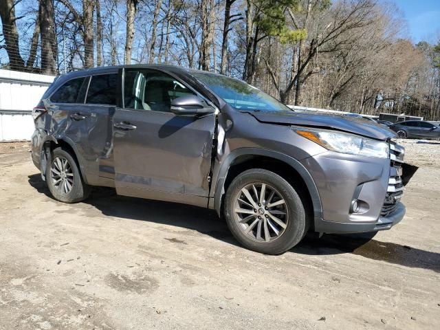 2017 Toyota Highlander SE