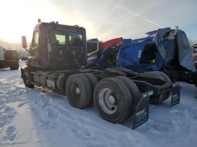 2014 Freightliner Cascadia 125