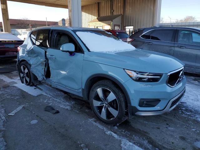 2019 Volvo XC40 T5 Momentum